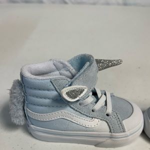Vans Unicorn sk8-hi size 4 New In Box Light Blue & Silver